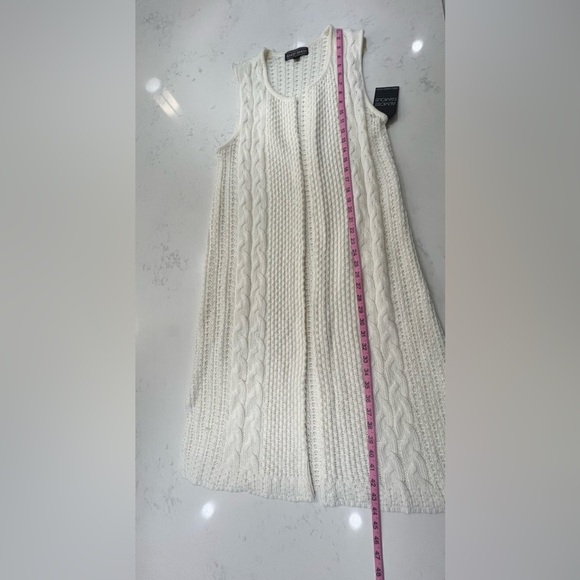 Almost Famous White Faux Floral Accent - Picture 9 of 11